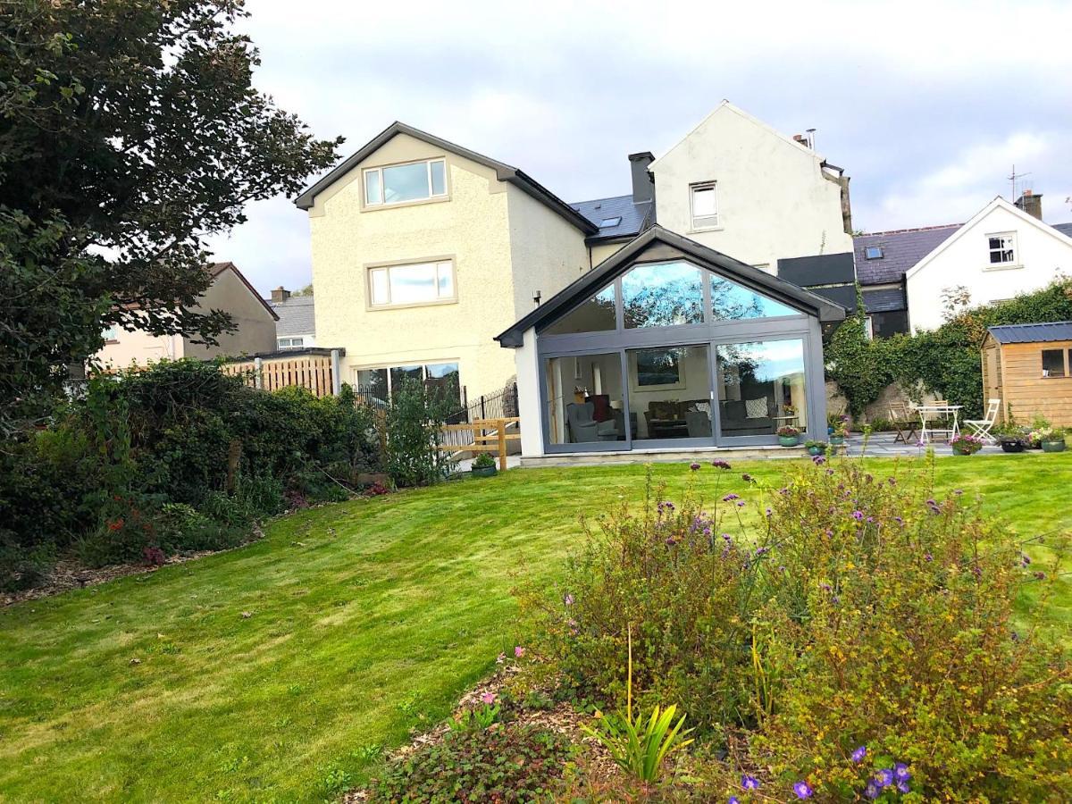 Dingle Garden Townhouse Bed & Breakfast Екстериор снимка The house of the artist in 2019