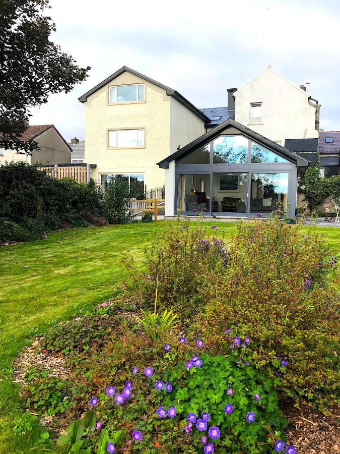 Dingle Garden Townhouse Bed & Breakfast Екстериор снимка The garden of the house